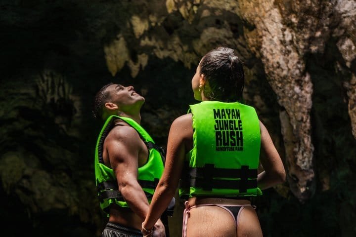 Cenote cerca de Cancún con almuerzo y transporte incluido