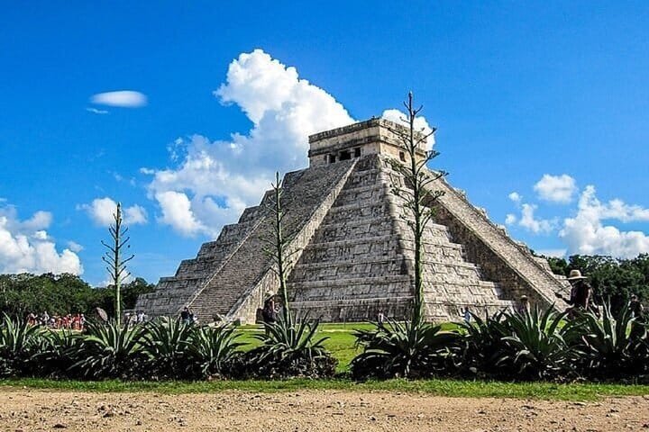 Estructura maya de Ek Balam al atardecer